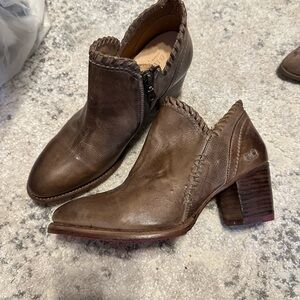 womens bed stu size 9